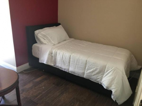 Garden View Guest Unit single bed ,kitchennate insuit full Bathroom